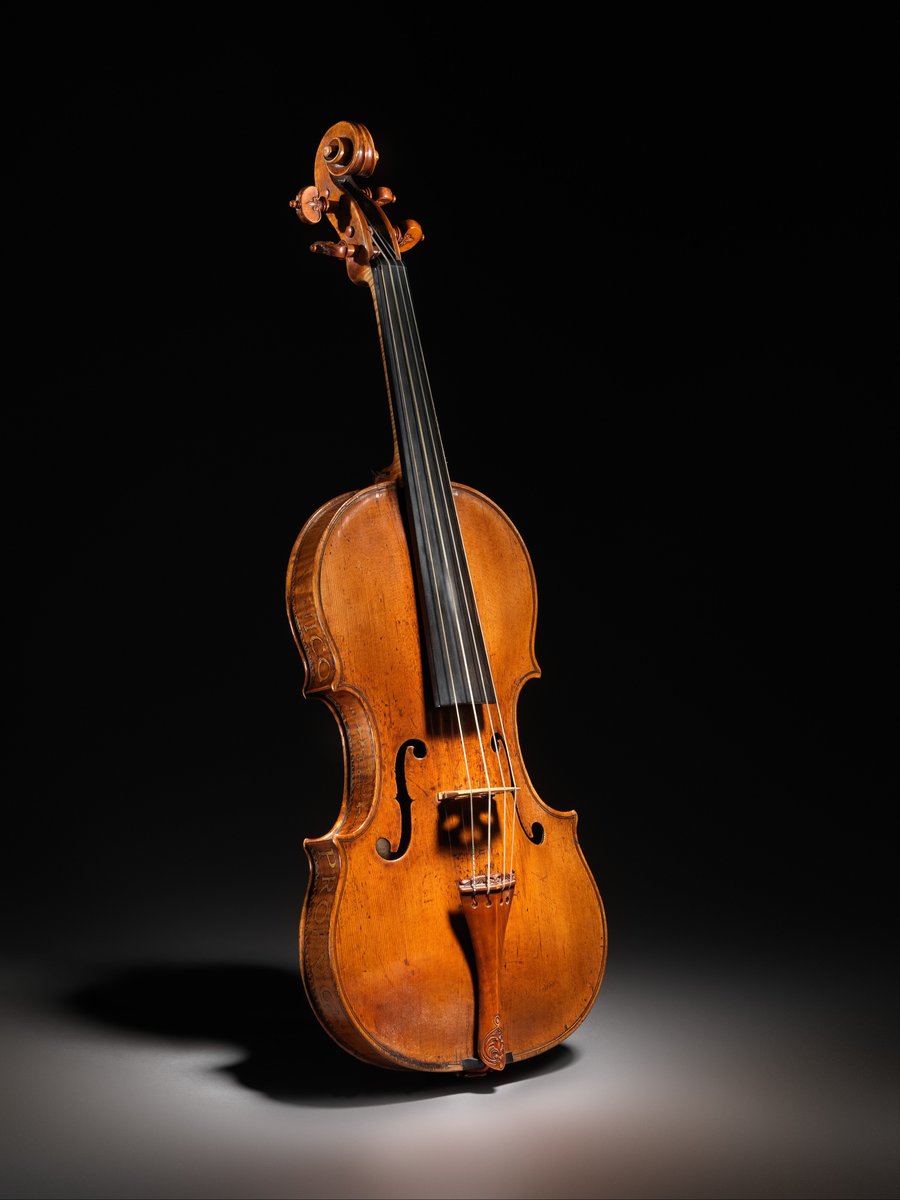Andrea Amati violin, Cremona, ca. 1560 (ex-Kurtz), Metropolitan Museum of Art — scroll, pegbox, f-holes, varnish, and classic violin outline